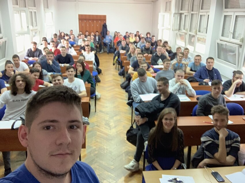Predavanje Factoryja na DOVIK u 2019.godine u suradnji s FERIT om