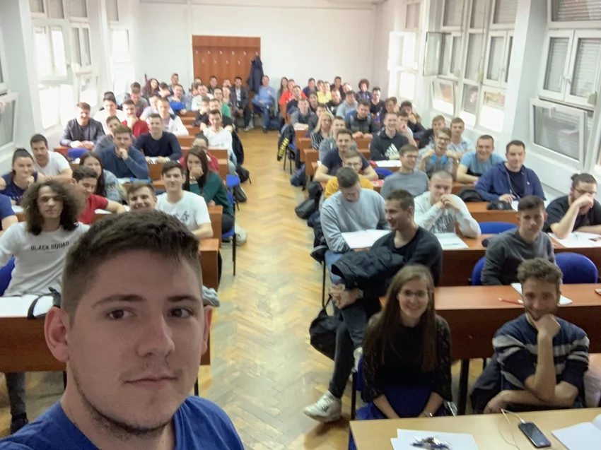 Predavanje Factoryja na DOVIK u 2019.godine u suradnji s FERIT om